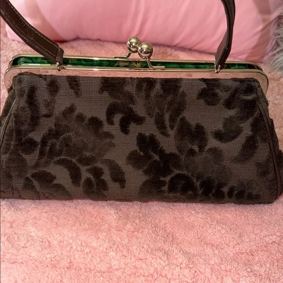 Glenda Gies Chic Black Floral Clutch - Picture 8 of 11